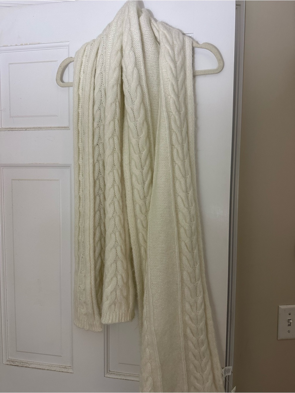 Aerie Cream Cable Knit Scarf